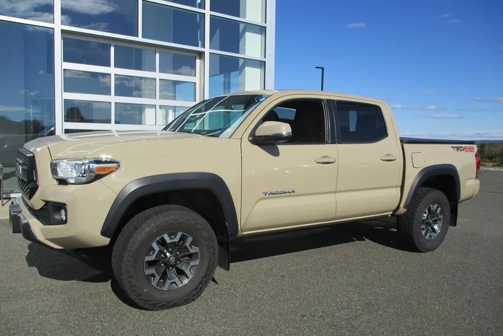 2017 Toyota Tacoma SR5 Sport TRD Pro photo 1