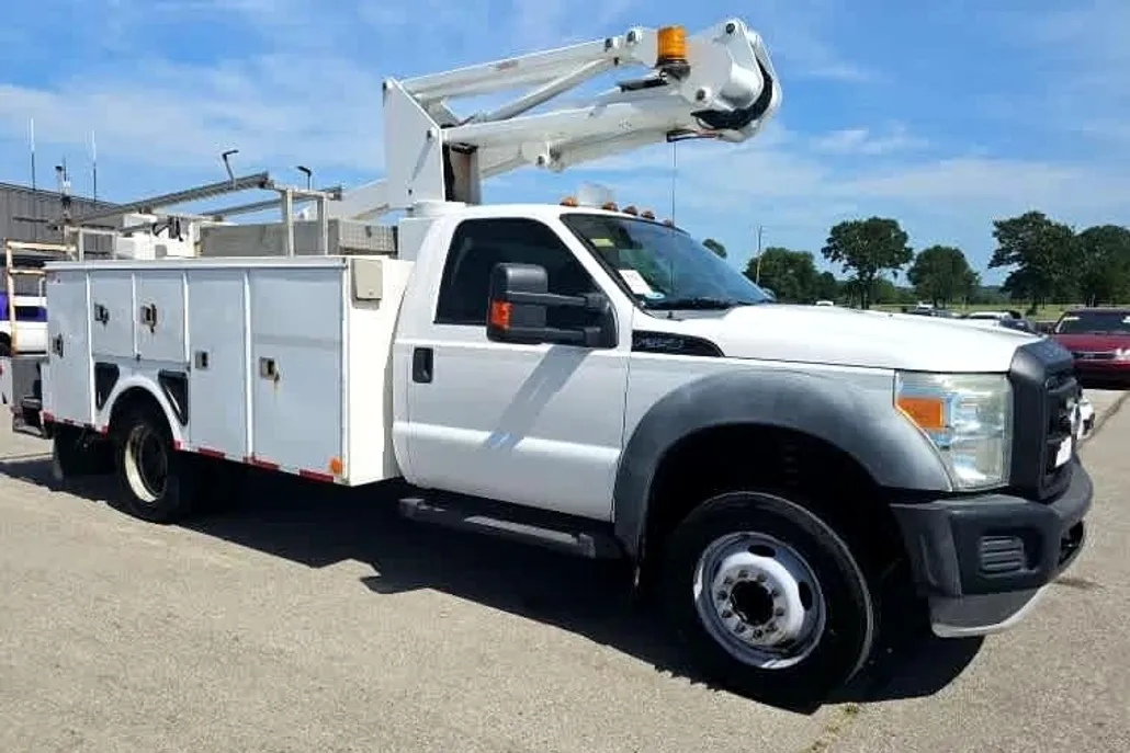 2012 Ford F-550 XLT photo 1