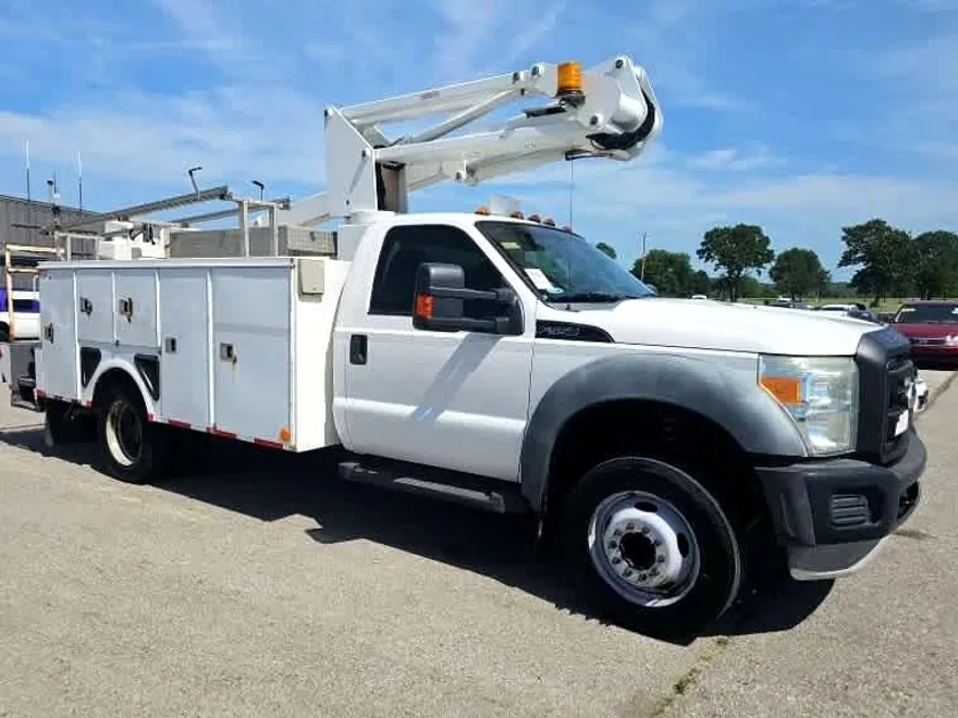 2012 Ford F-550 XLT photo 1