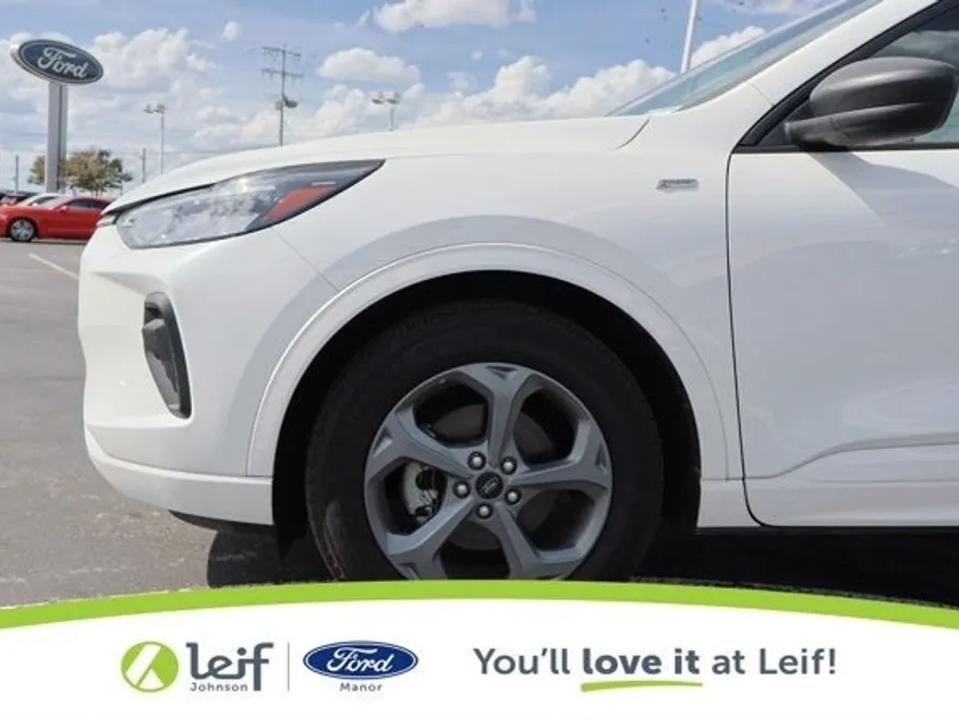 2024 Ford Escape Hybrid ST-Line photo 1