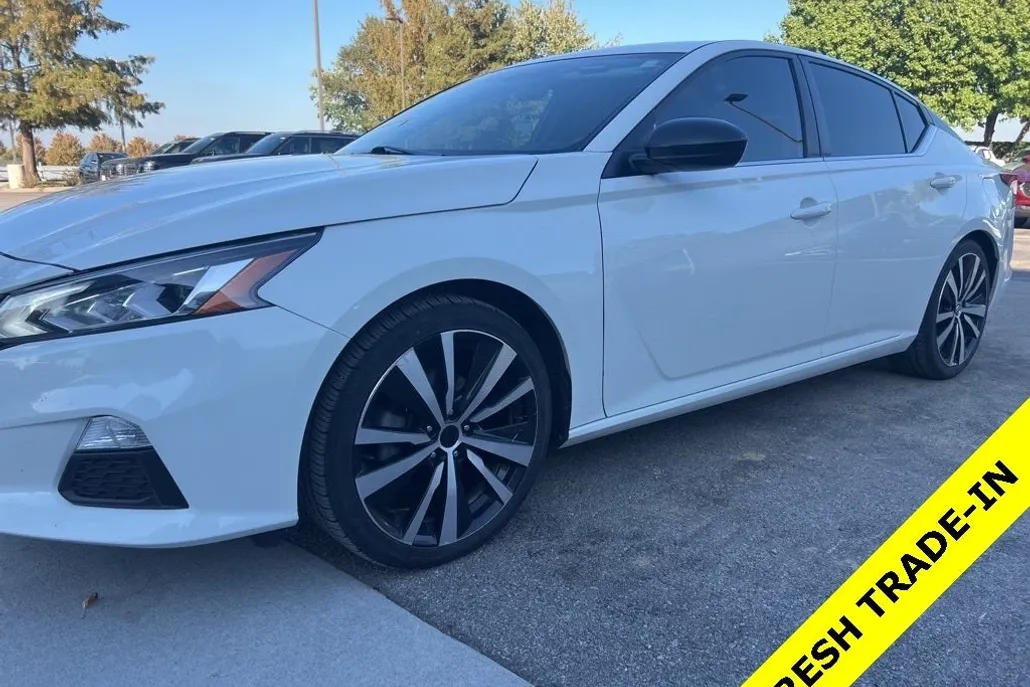 2019 Nissan Altima 2.5 SR photo 1