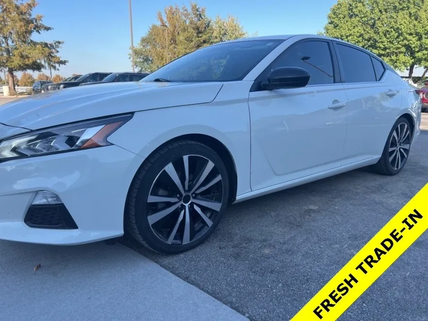 2019 Nissan Altima 2.5 SR photo 1