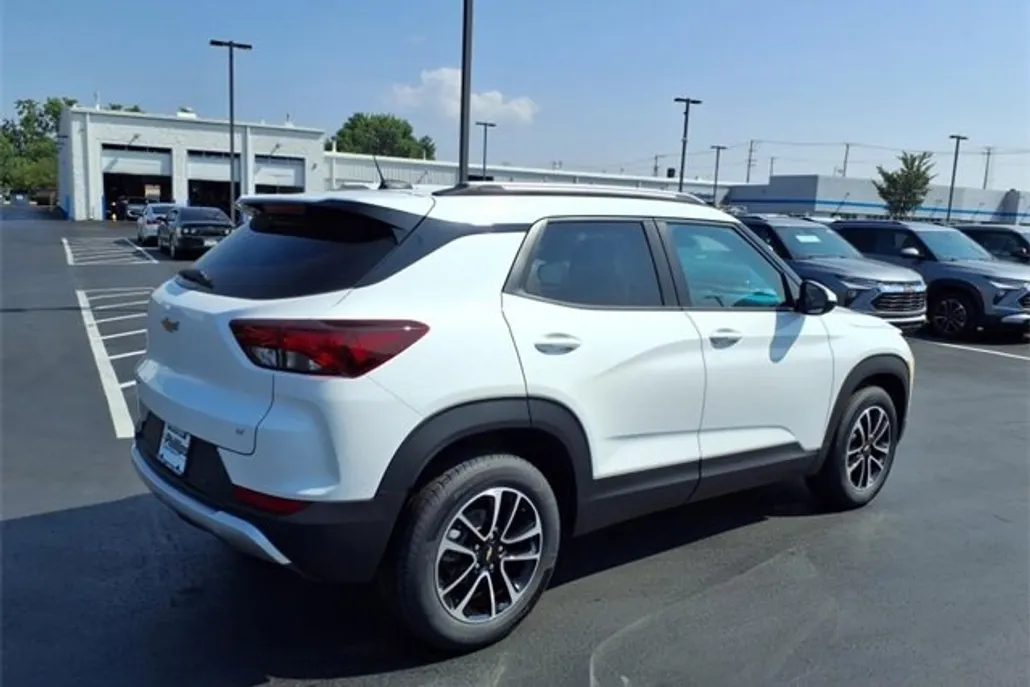 2026 Chevrolet Trailblazer LT photo 1