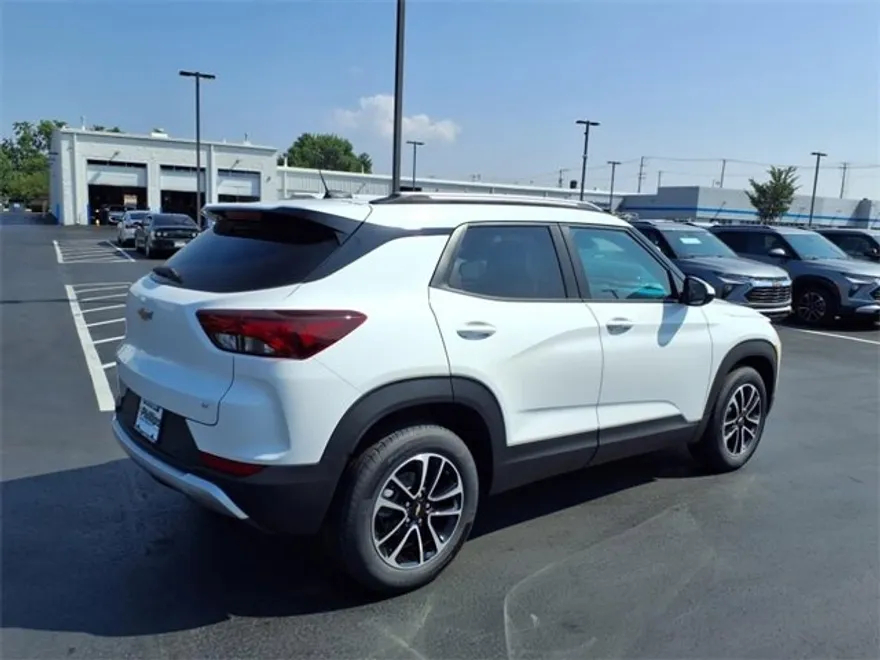 2026 Chevrolet Trailblazer LT photo 1