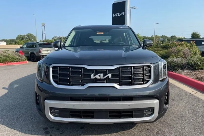 2024 Kia Telluride SX photo 1