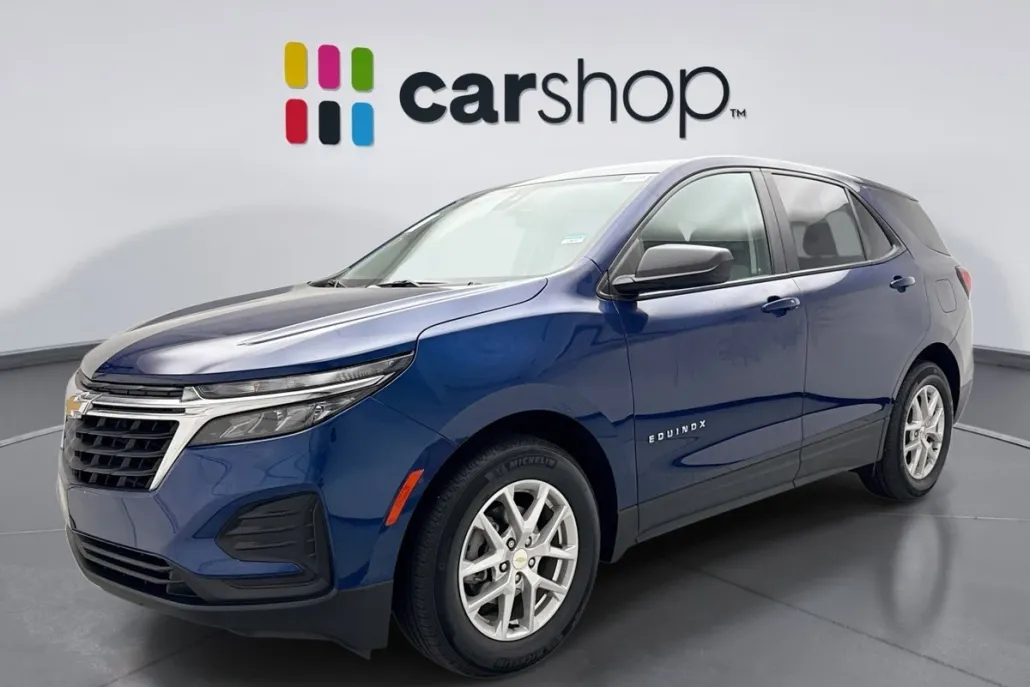 2022 Chevrolet Equinox LS photo 1