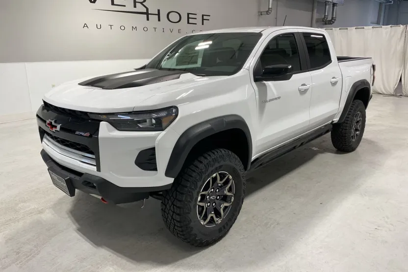 2025 Chevrolet Colorado ZR2 photo 1