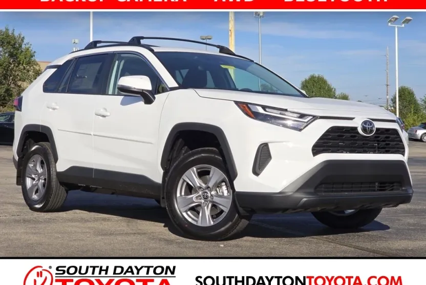 2025 Toyota RAV4 XLE photo 1