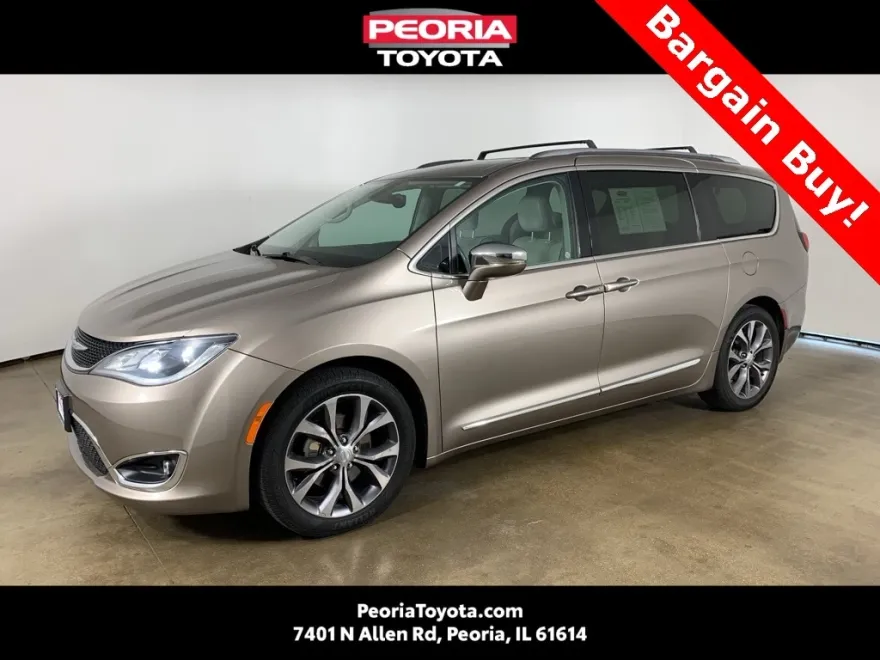 2017 Chrysler Pacifica Limited photo 1