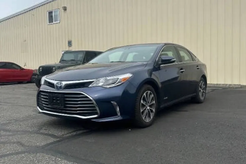 2018 Toyota Avalon Hybrid XLE Premium photo 1
