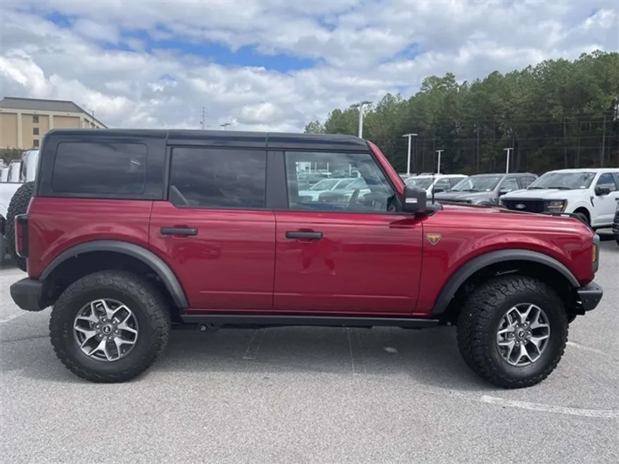 2025 Ford Bronco Badlands photo 1