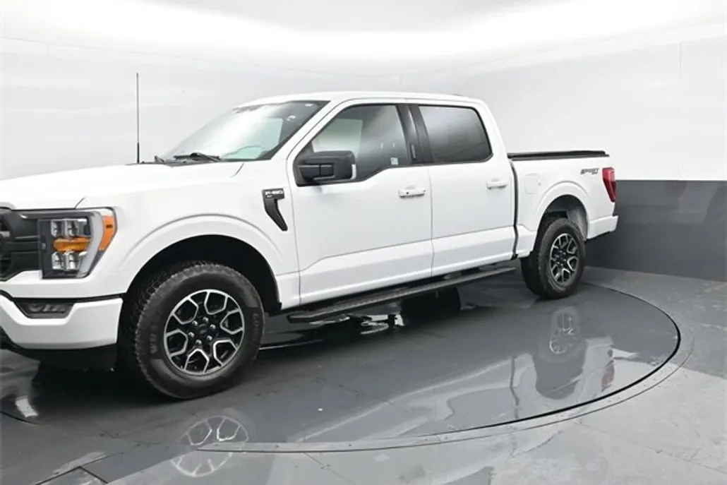 2023 Ford F-150 XLT photo 1