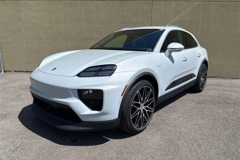 2024 Porsche Macan Electric 4 photo 1