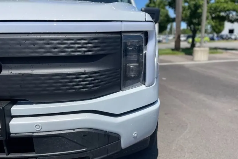 2025 Ford F-150 Lightning photo 1