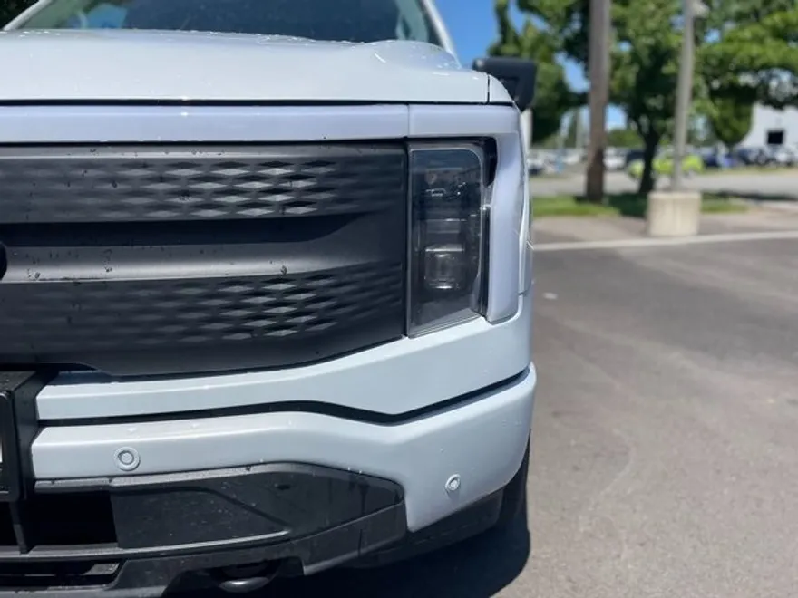 2025 Ford F-150 Lightning photo 1