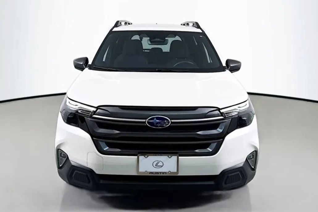 2025 Subaru Forester Premium Base photo 1