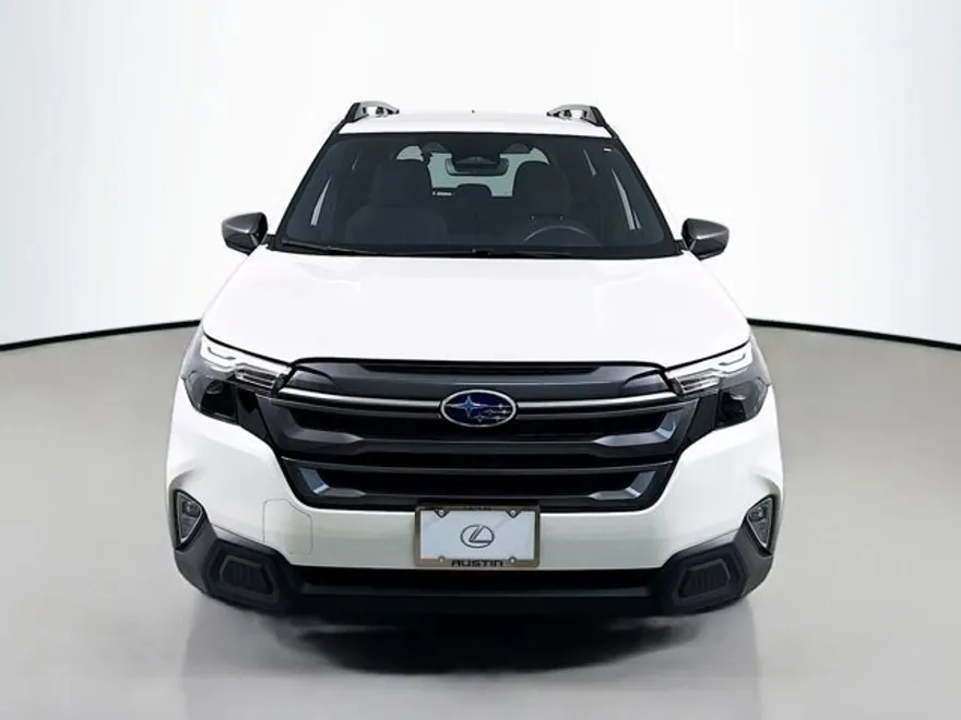 2025 Subaru Forester Premium Base photo 1