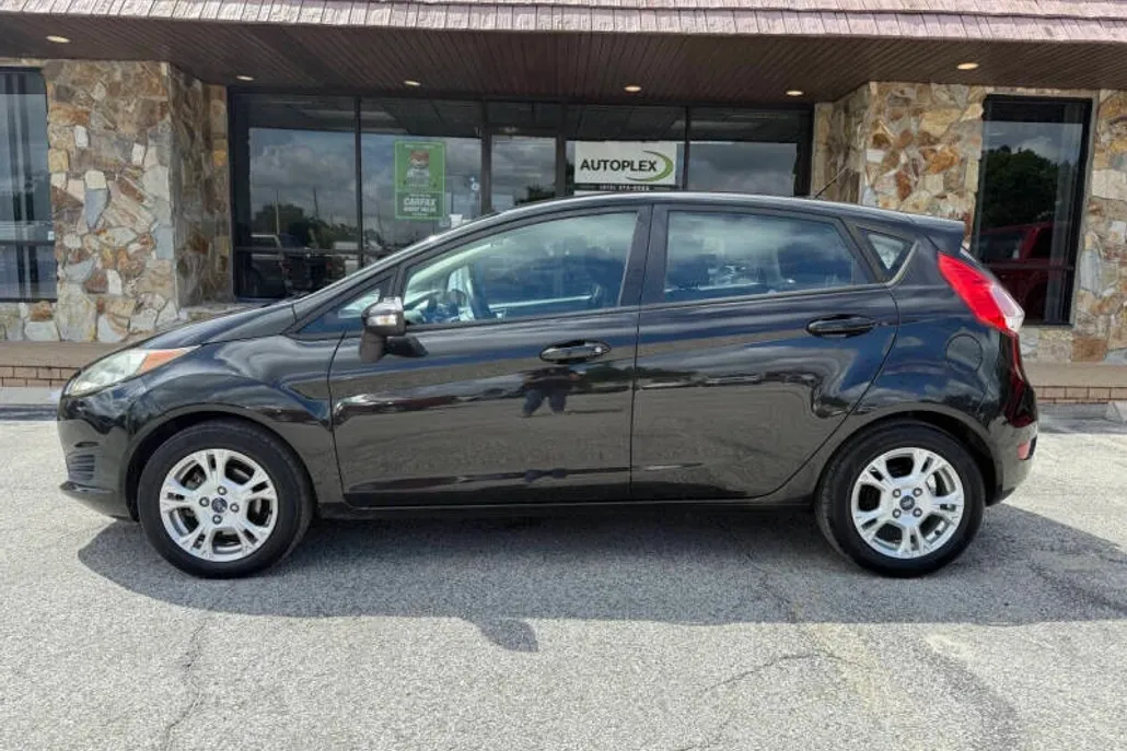 2014 Ford Fiesta SE photo 1
