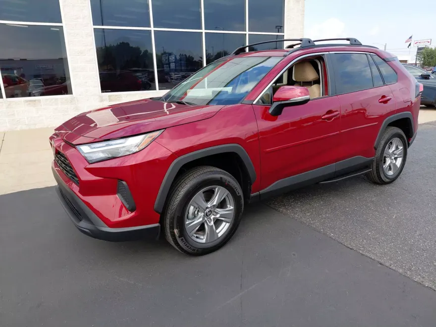 2025 Toyota RAV4 XLE photo 1