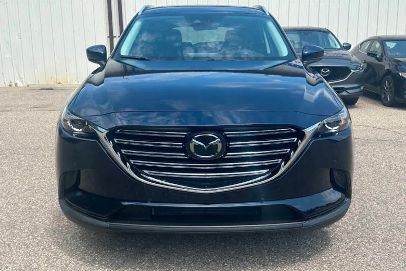 2022 Mazda CX-9 Touring photo 1