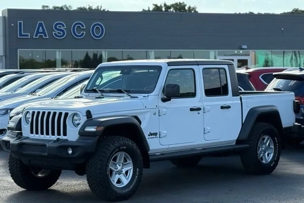 2020 Jeep Gladiator Sport photo 1