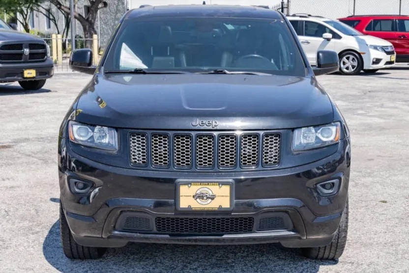 2015 Jeep Grand Cherokee Altitude photo 1