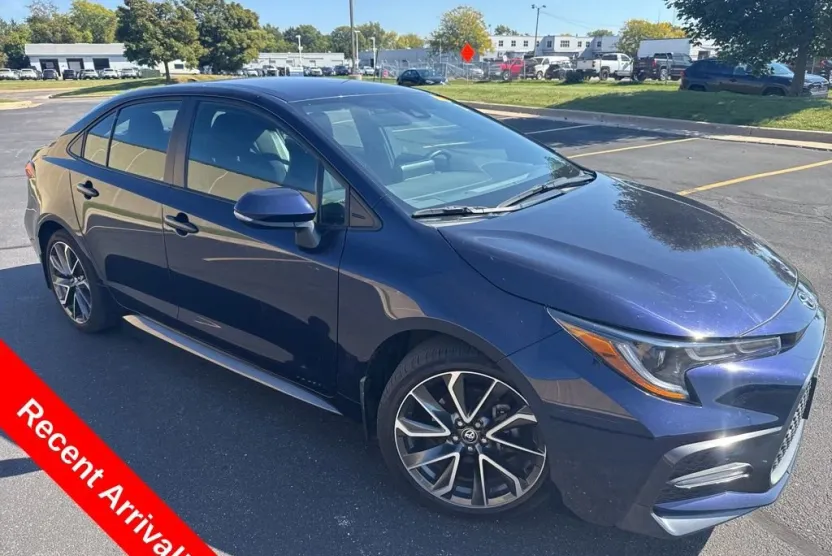 2022 Toyota Corolla SE photo 1