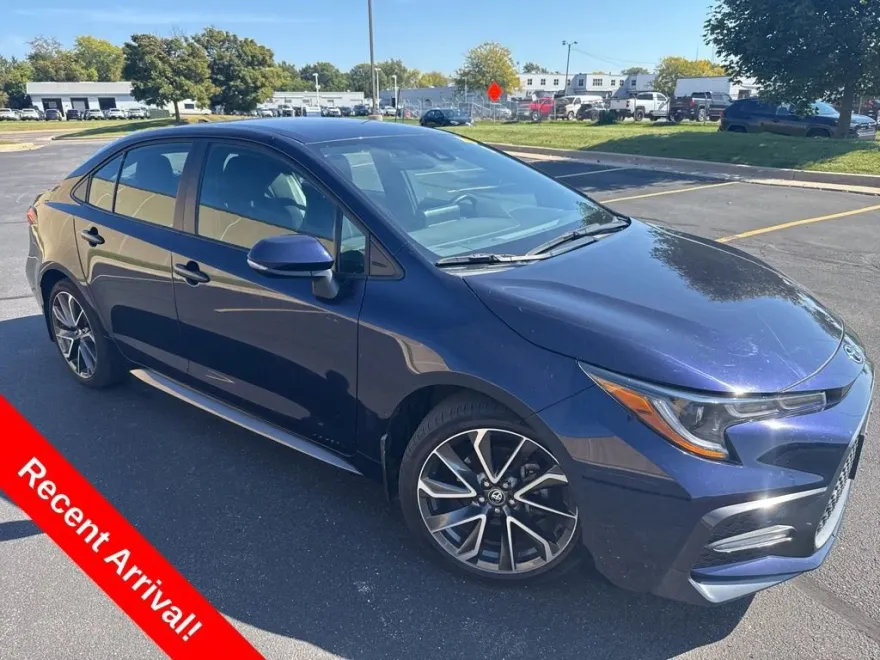 2022 Toyota Corolla SE photo 1