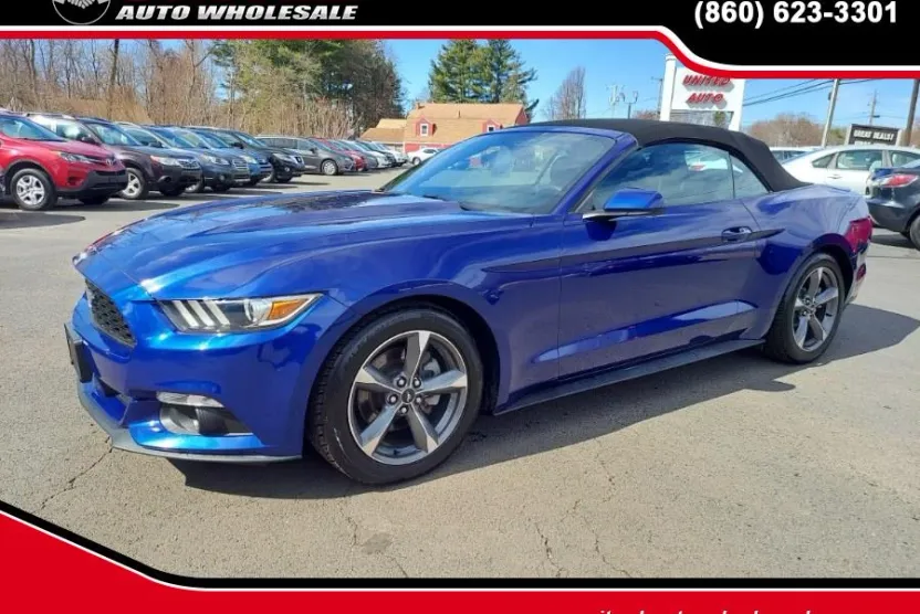 2015 Ford Mustang V6 photo 1