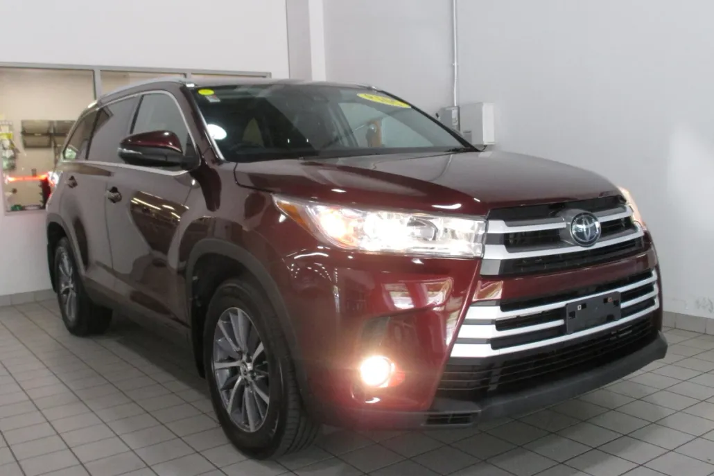 2019 Toyota Highlander XLE photo 1