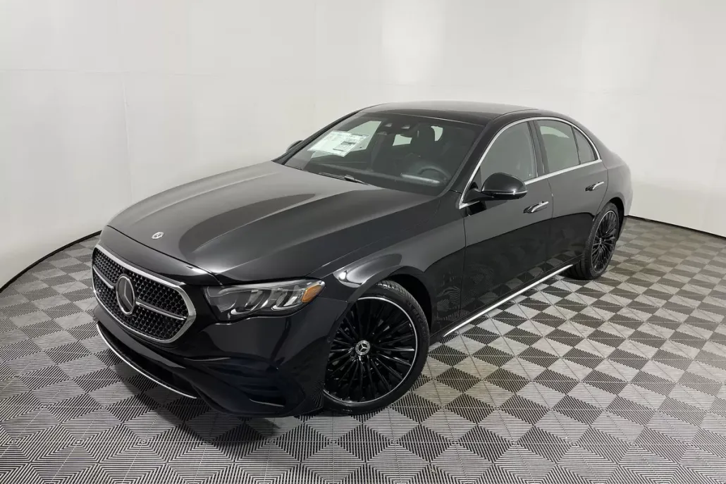 2026 Mercedes Benz E photo 1