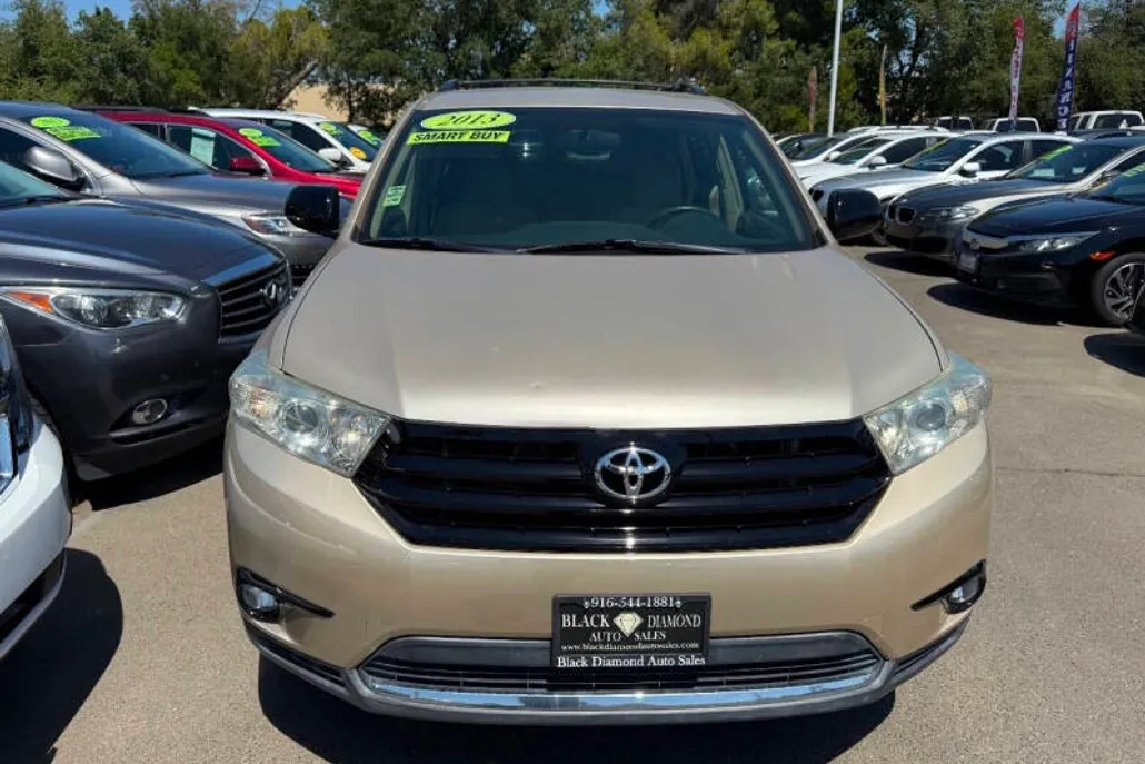 2013 Toyota Highlander Plus photo 1