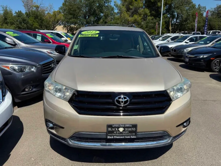 2013 Toyota Highlander Plus photo 1