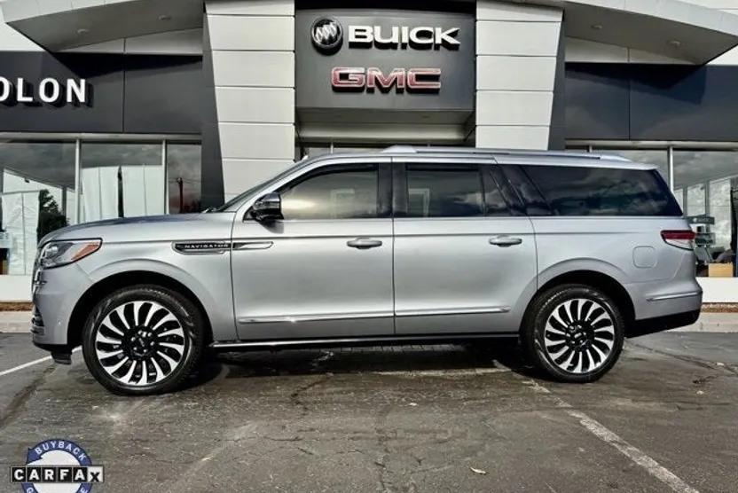2023 Lincoln Navigator Black Label photo 1
