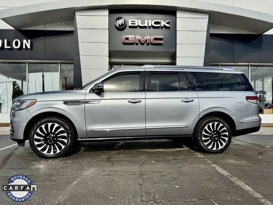 2023 Lincoln Navigator Black Label photo 1