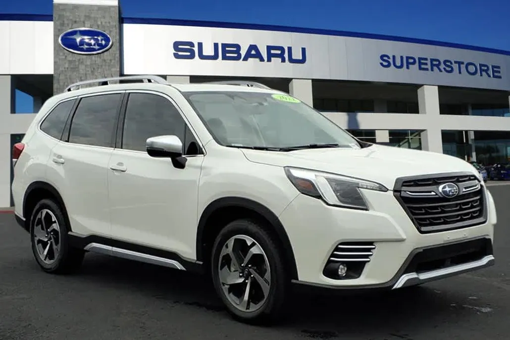 2022 Subaru Forester Touring photo 1
