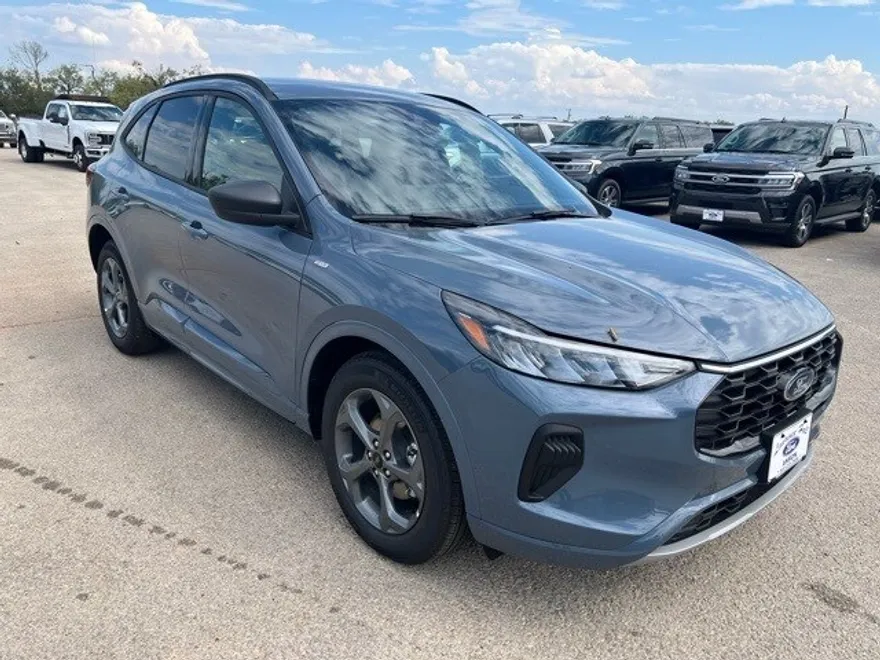 2024 Ford Escape Hybrid ST-Line photo 1