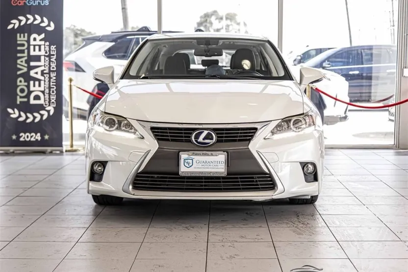 2014 Lexus CT 200h photo 1