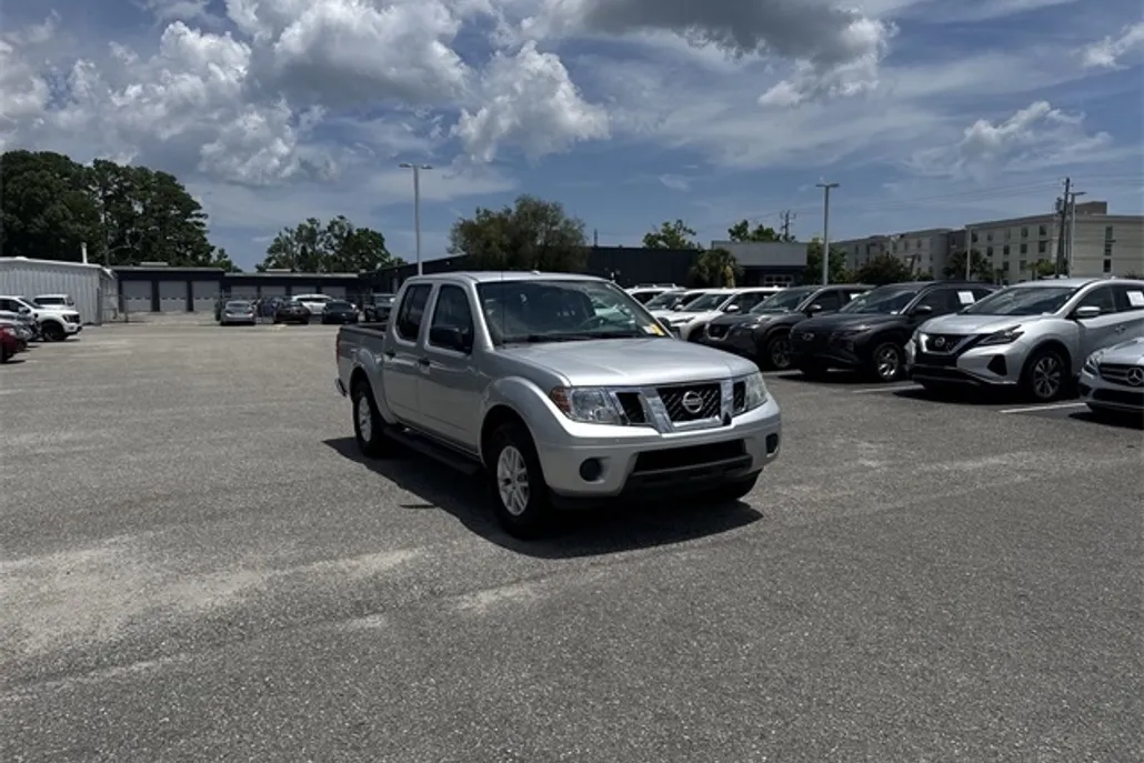 2017 Nissan Frontier SV photo 1