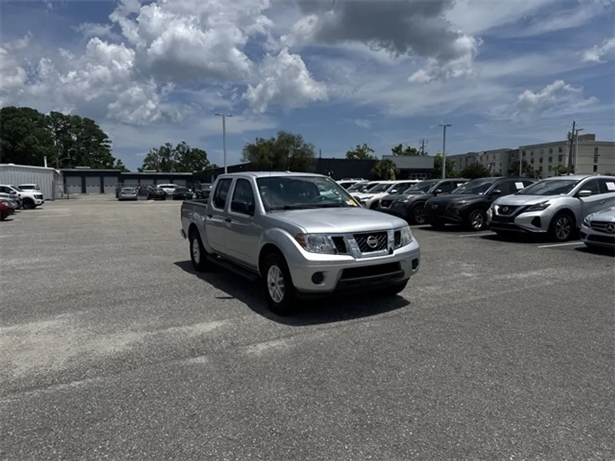 2017 Nissan Frontier SV photo 1