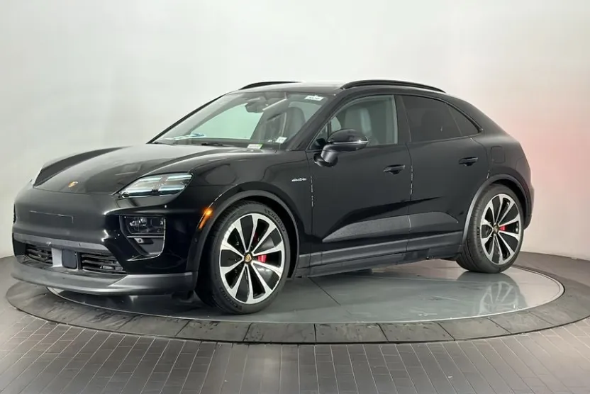 2025 Porsche Macan Electric photo 1