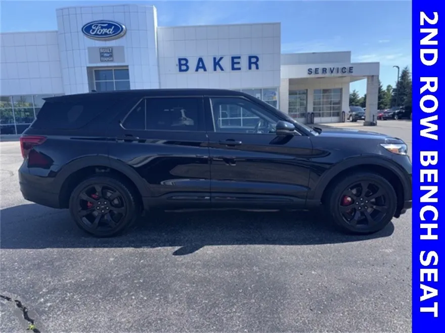 2022 Ford Explorer ST photo 1