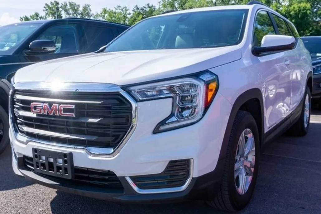 2023 Gmc Terrain SLE photo 1