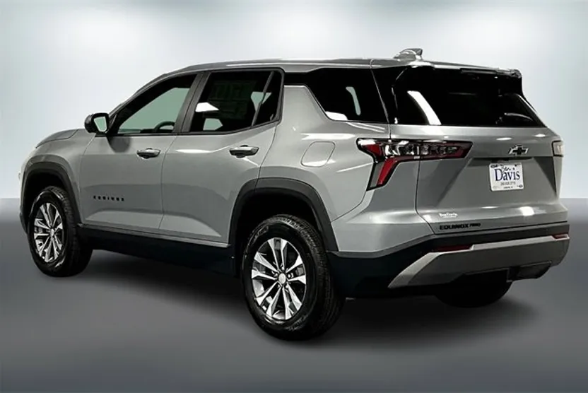 2026 Chevrolet Equinox LT photo 1