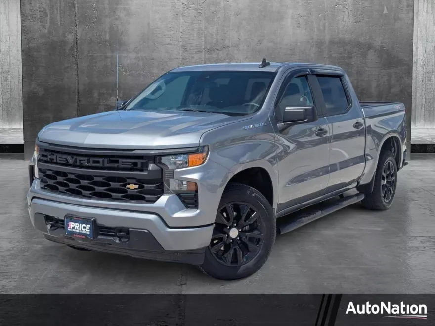 2024 Chevrolet Silverado 1500 Custom photo 1
