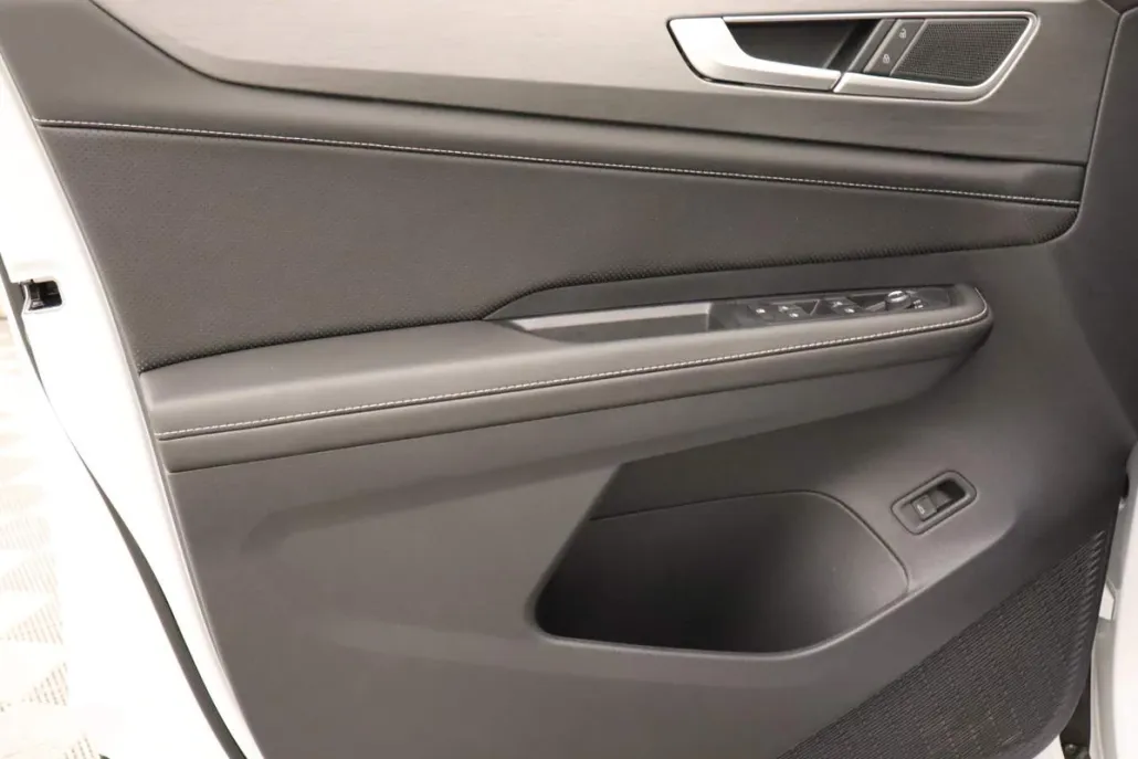 2026 Volkswagen Atlas Cross Sport SE Technology photo 1
