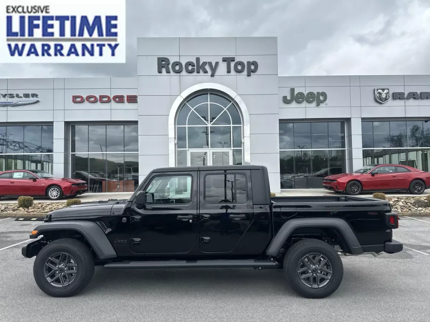 2025 Jeep Gladiator Sport S photo 1