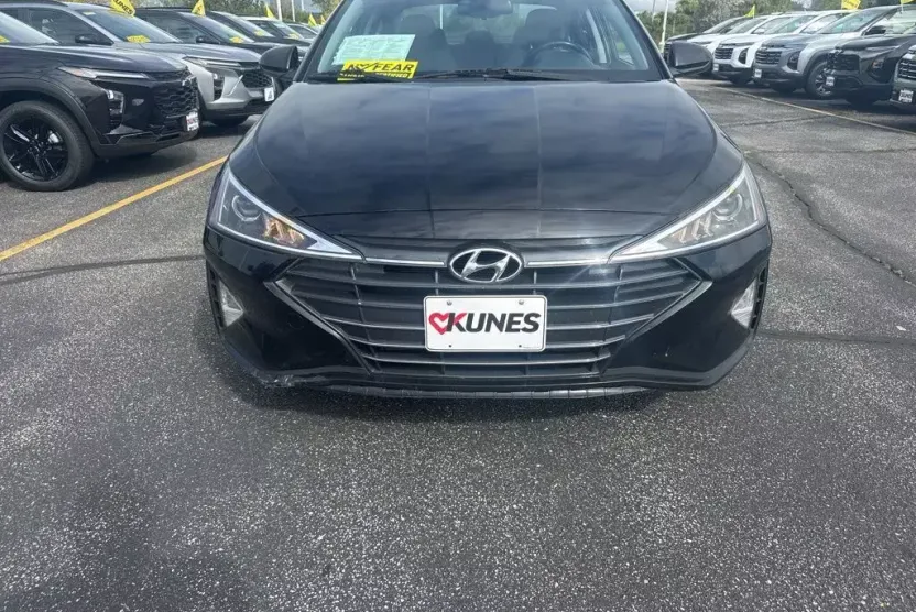 2020 Hyundai Elantra Value Edition photo 1