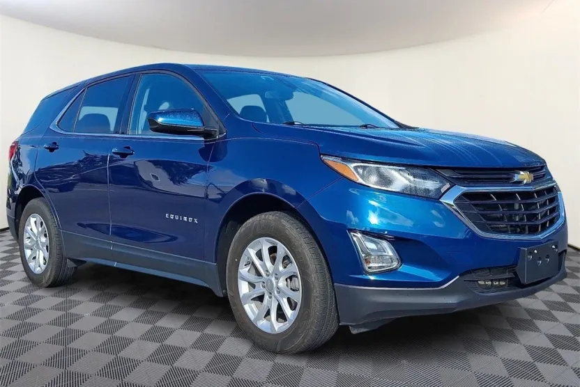 2020 Chevrolet Equinox LT photo 1