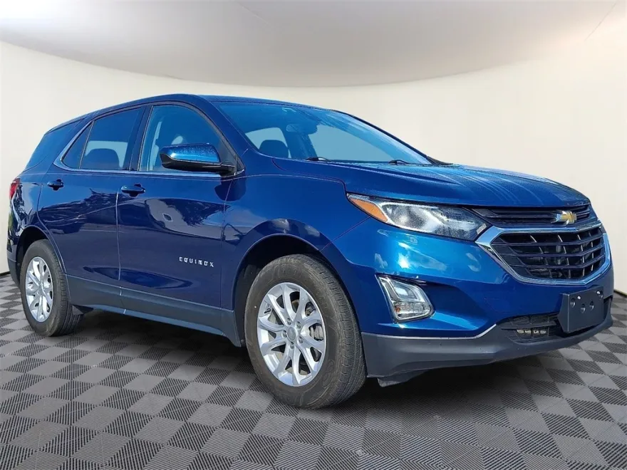 2020 Chevrolet Equinox LT photo 1